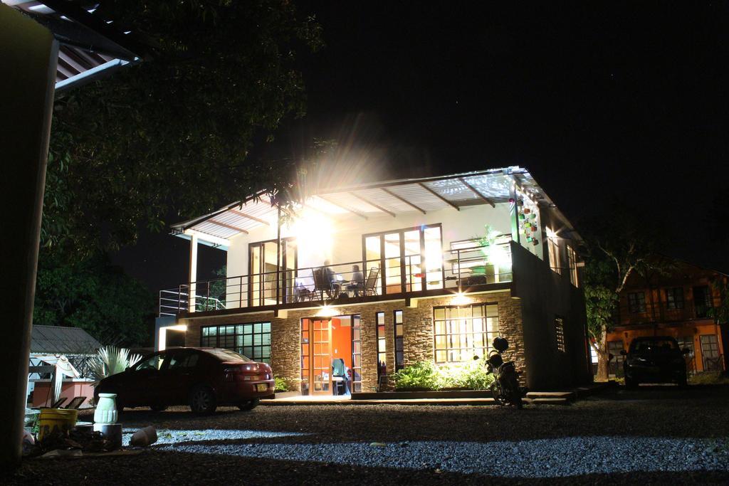 Nuevo Oeste Hotel Acacias Bagian luar foto
