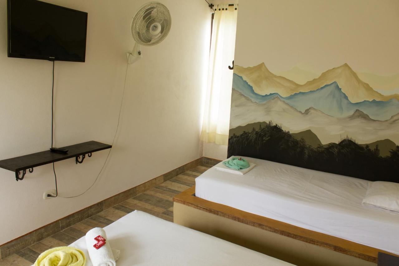 Nuevo Oeste Hotel Acacias Bagian luar foto